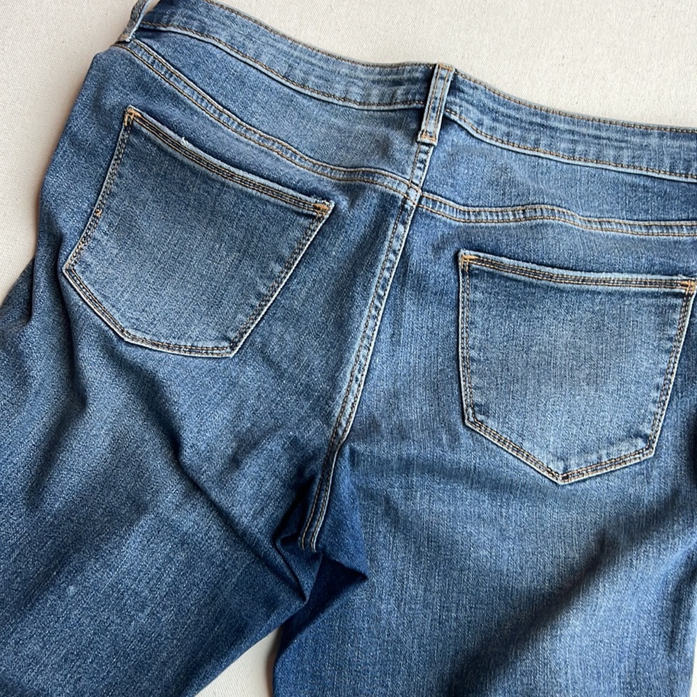 Universal Thread Mid Rise Skinny - Picture 5 of 6